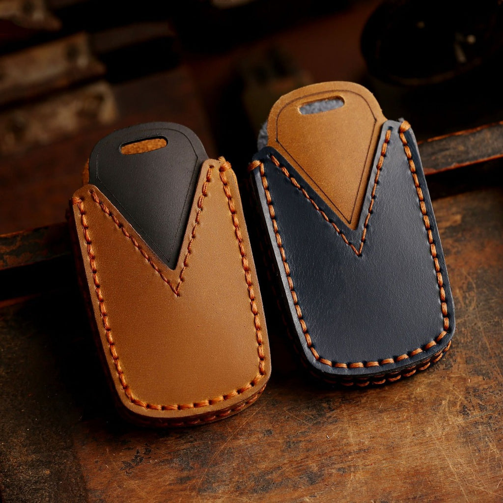 Carsine Toyota Camry Leather Car Key Cover 4 Button Black / 4 Button